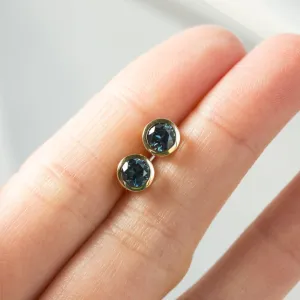 1.61ctw Round Montana Sapphire Yellow Gold Bezel Stud Earrings