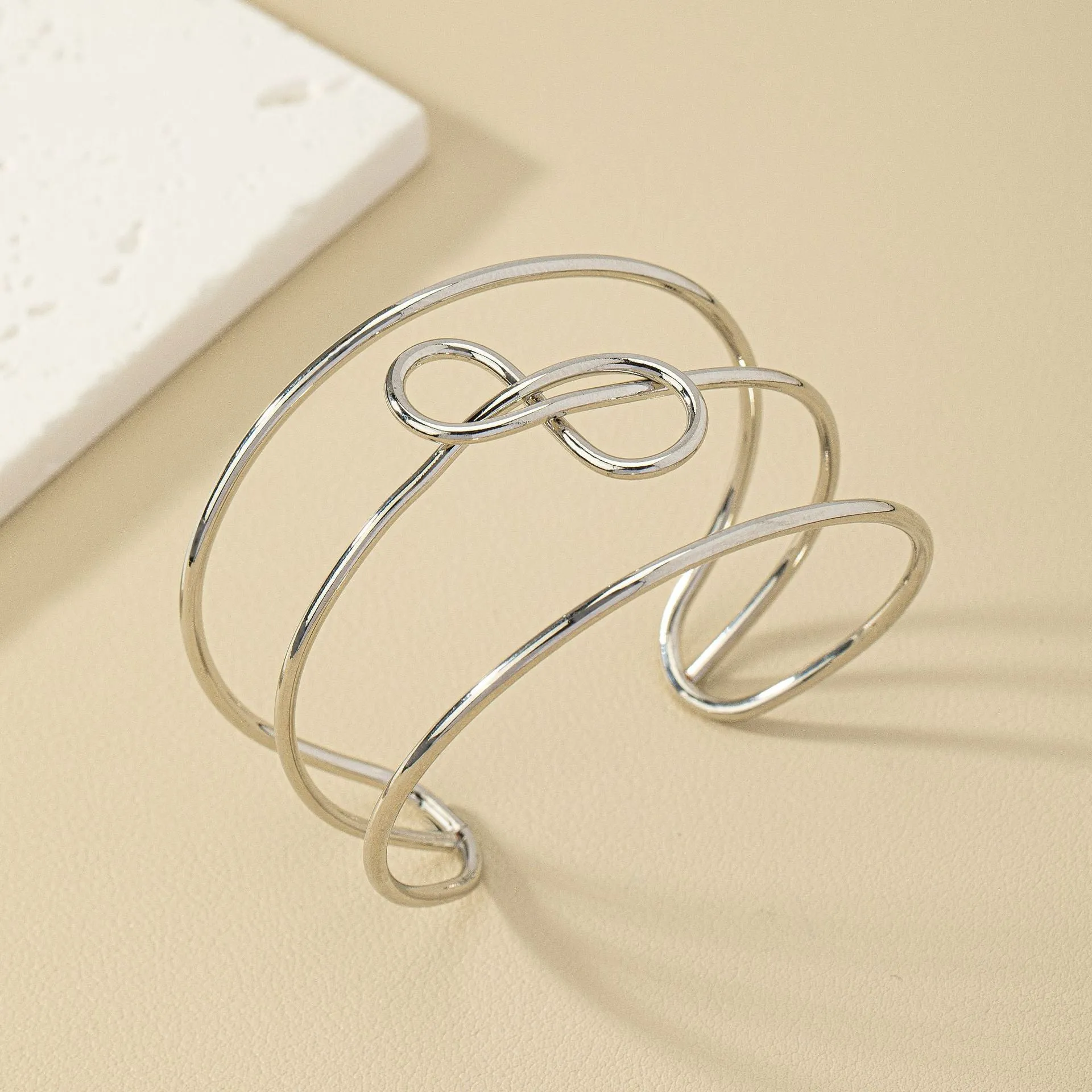 Adjustable Metal Line Bracelet - Vienna Verve Collection