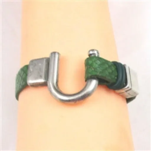 Emerald Green  Leather Bracelet for a Woman