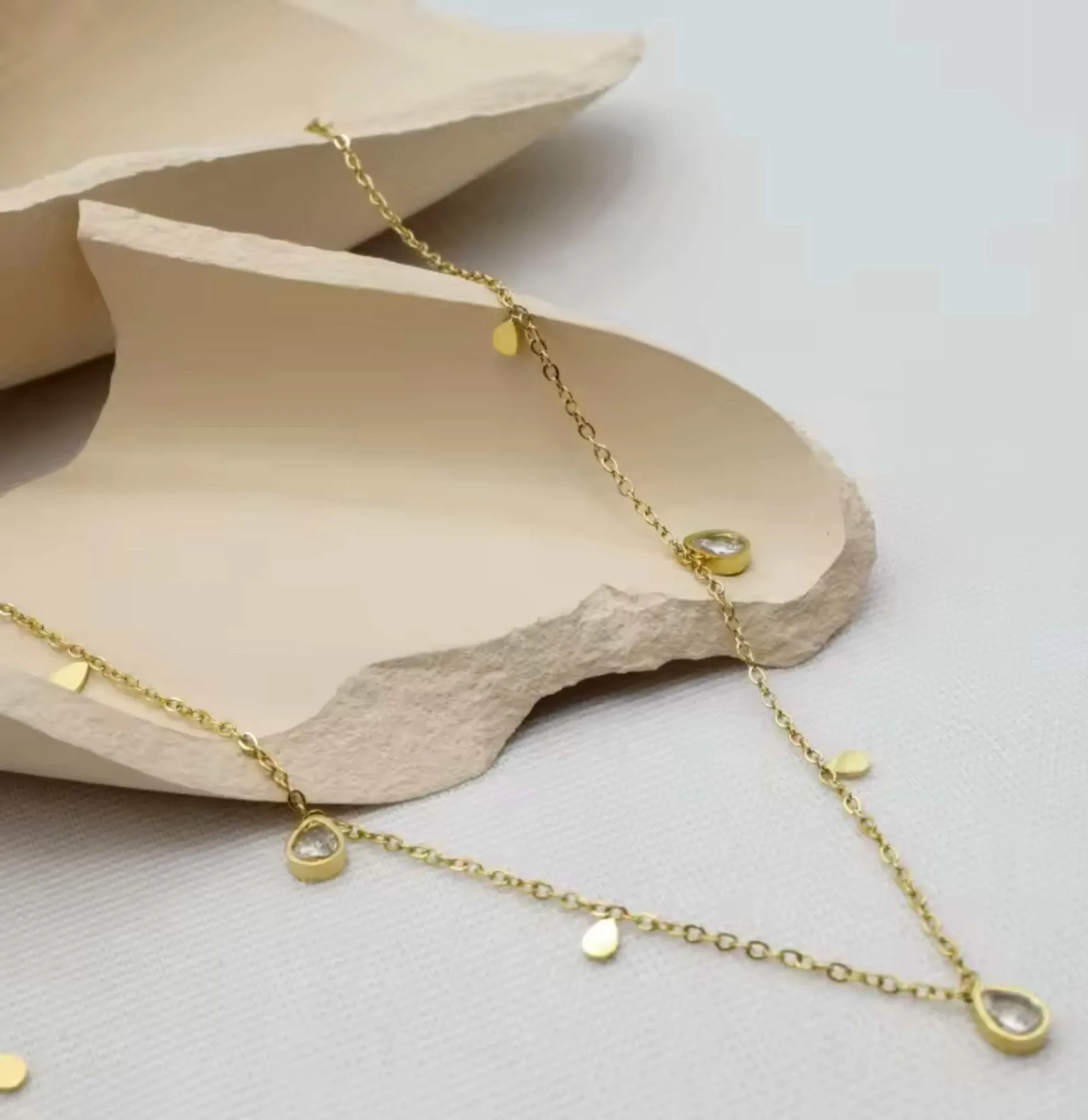 Minimal water drop necklace for women