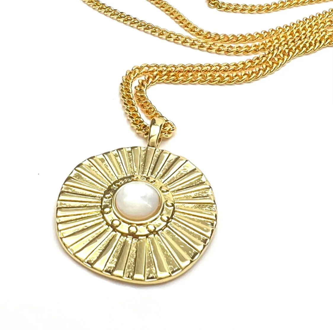 MOTHER OF PEARL SUNBURST NECKLACE