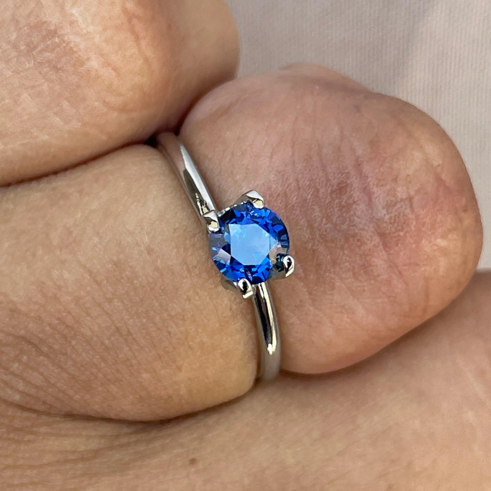 Natural Blue sapphire Round cut, Florida Keys Blue sapphire 1.10 crt