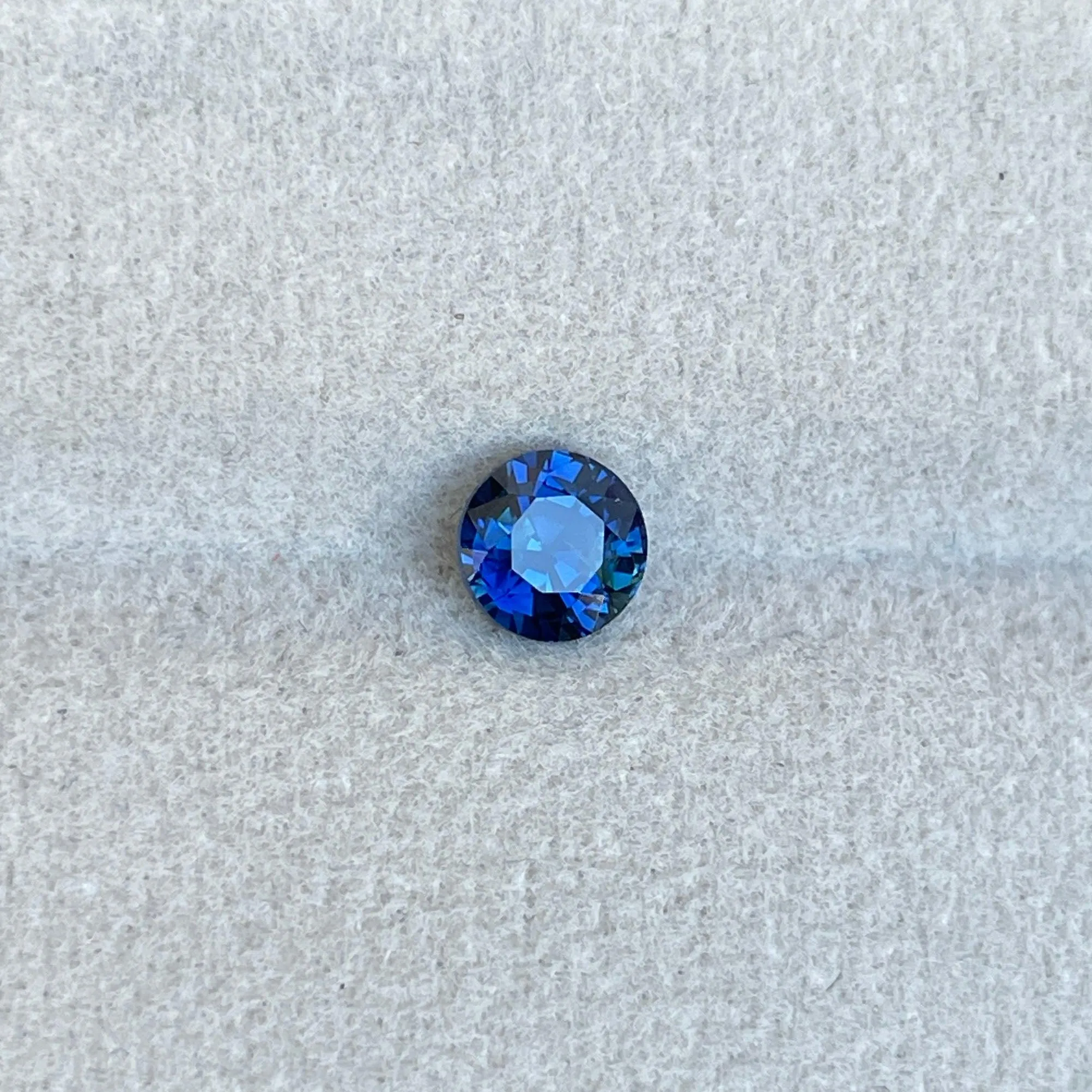 Natural Blue sapphire Round cut, Florida Keys Blue sapphire 1.10 crt