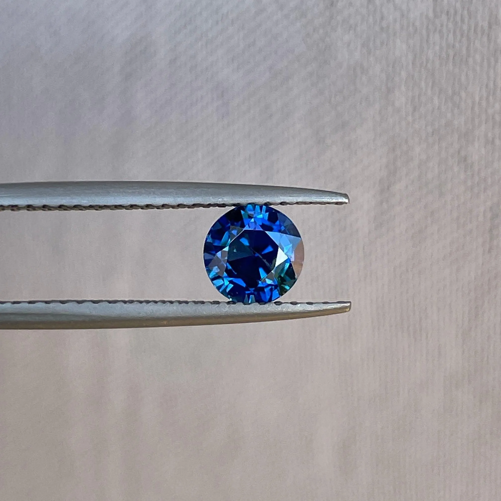 Natural Blue sapphire Round cut, Florida Keys Blue sapphire 1.10 crt