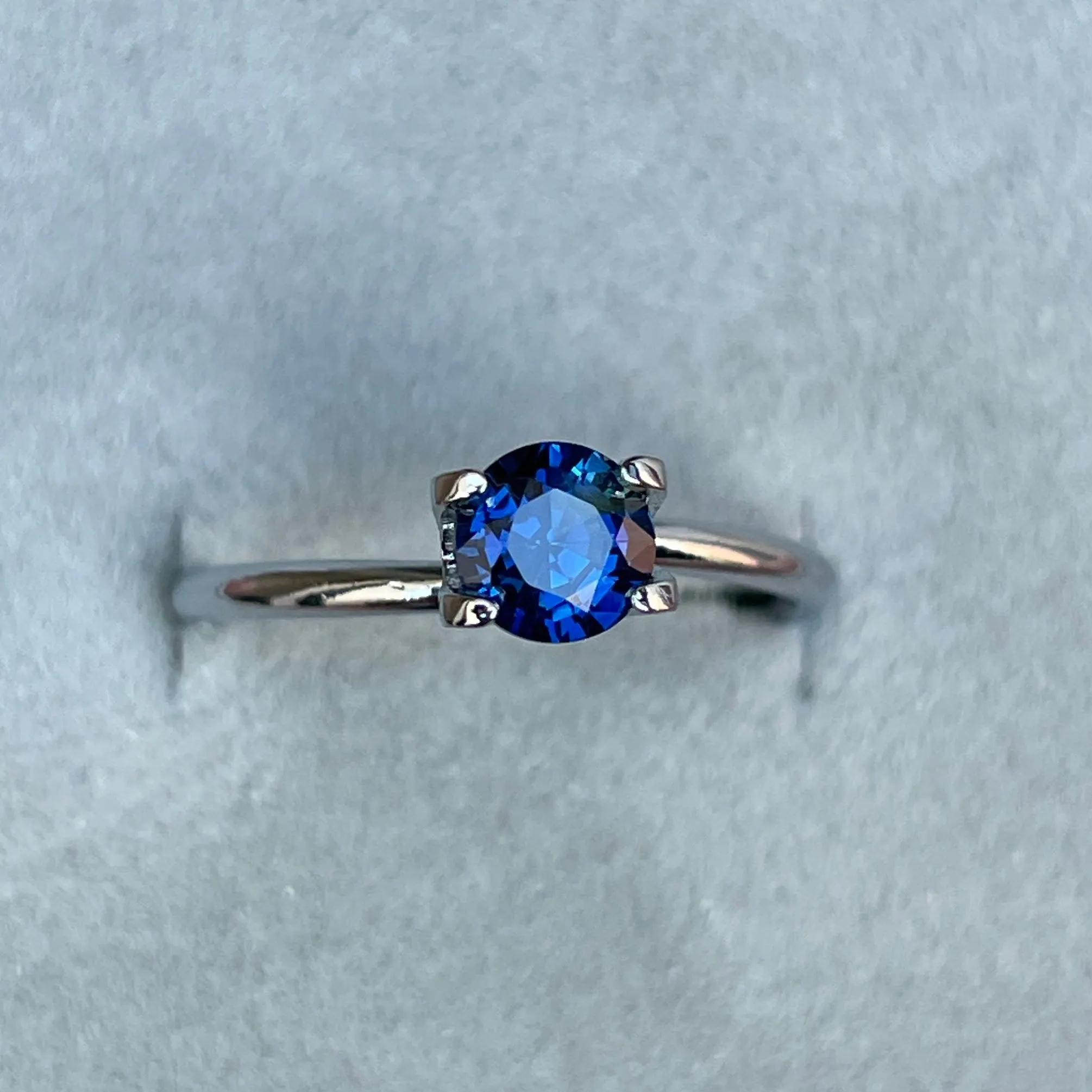 Natural Blue sapphire Round cut, Florida Keys Blue sapphire 1.10 crt