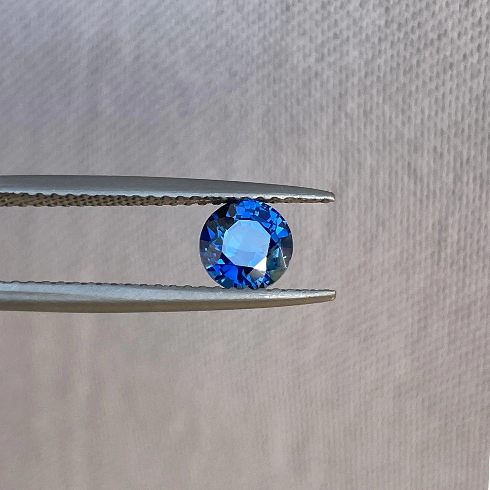 Natural Blue sapphire Round cut, Florida Keys Blue sapphire 1.10 crt