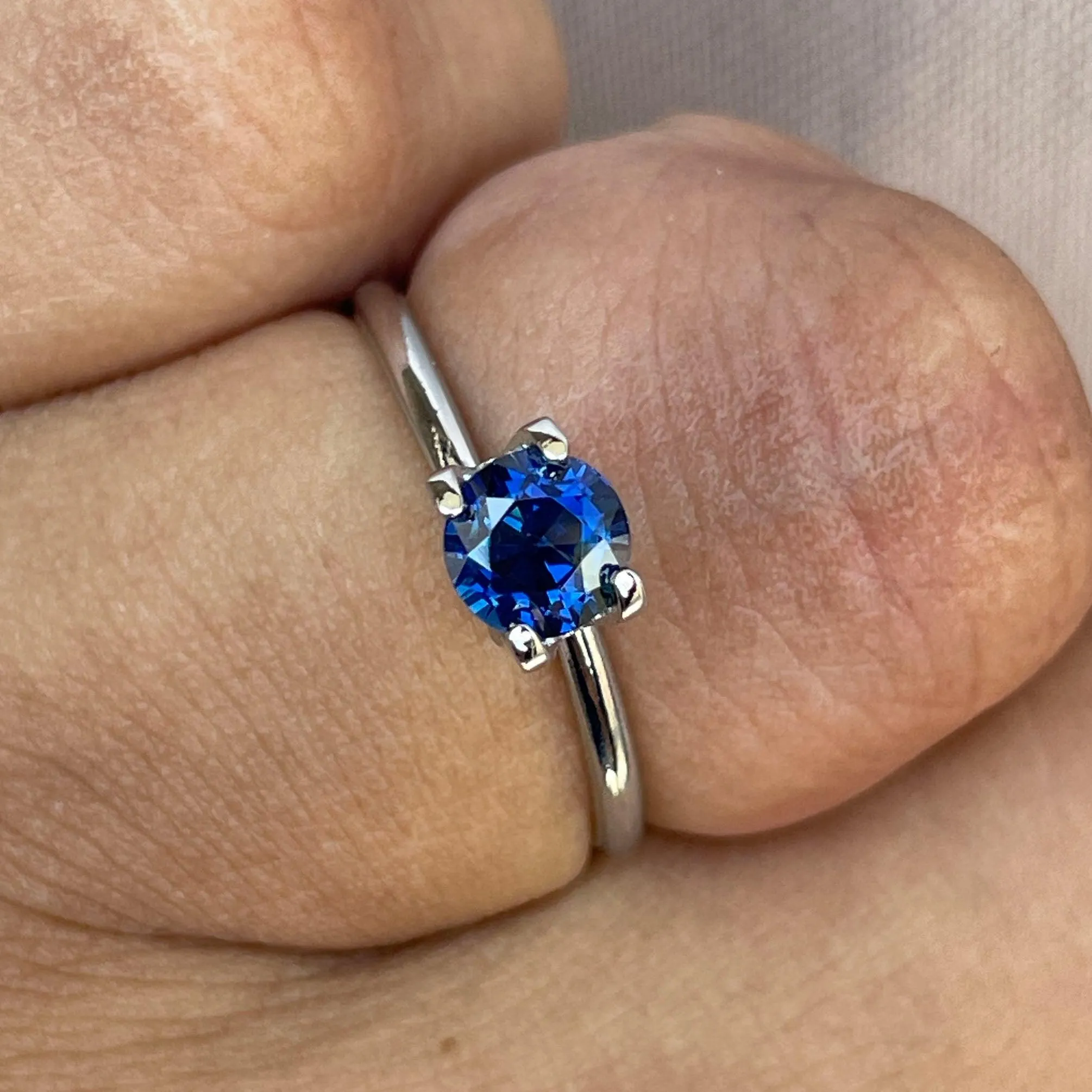 Natural Blue sapphire Round cut, Florida Keys Blue sapphire 1.10 crt